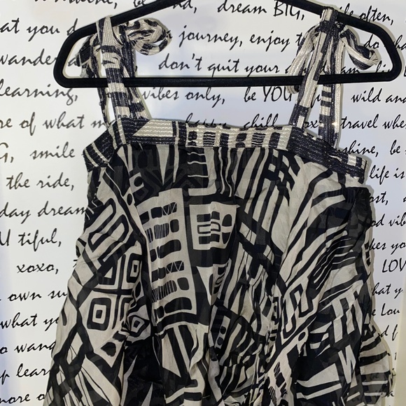 NIKITA MHAISALKAR SLEEVELESS SQUARE-NECK TIERED MIDI DRESS - Picture 6 of 12